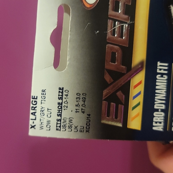 THORLO EXPERIA LIMITED EDITION TIGER PAWS LOW CUT SOCKS: WHITE/GRAY: NWT: XL - Picture 3 of 4